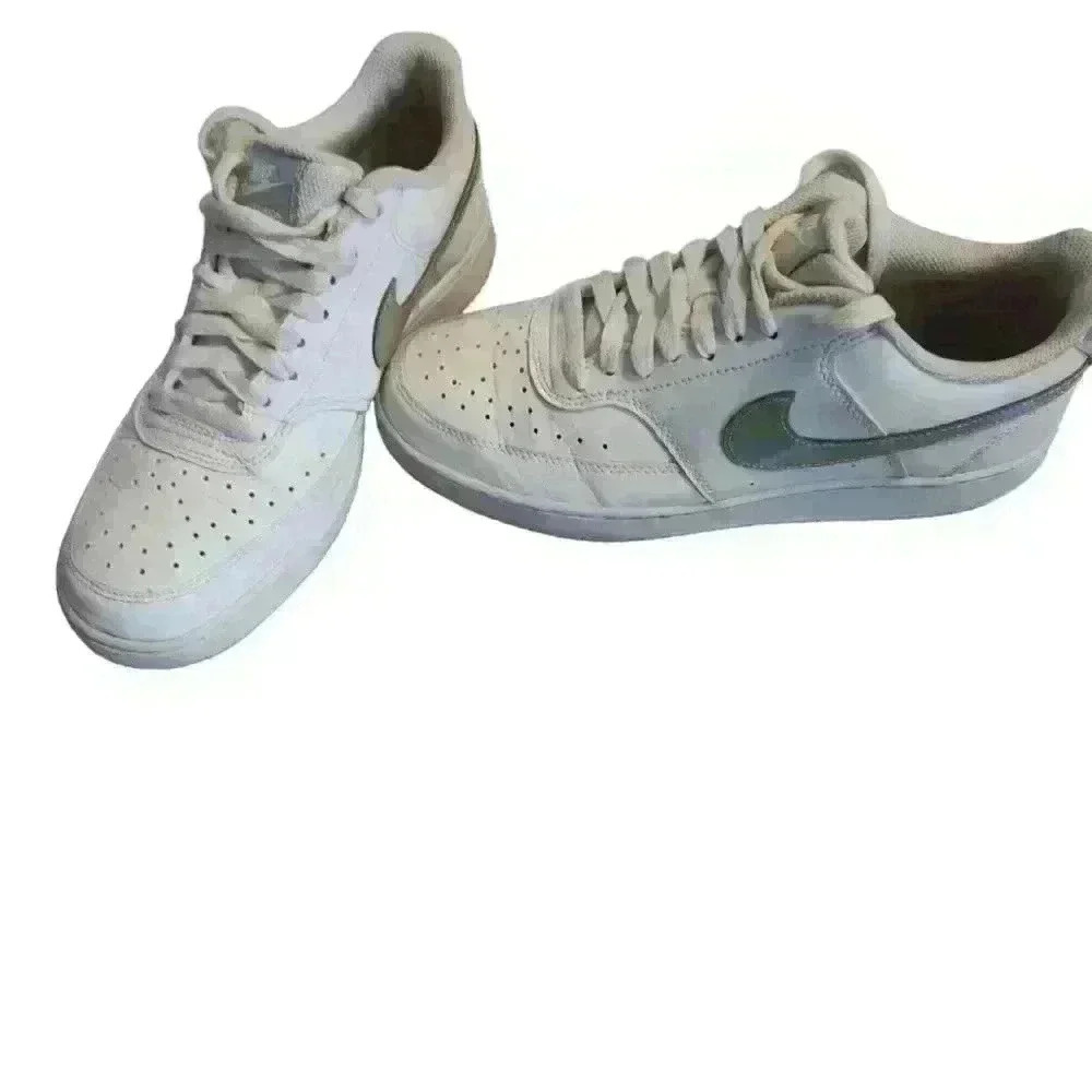 Nike Air Swoosh White Sneakers size 9.5